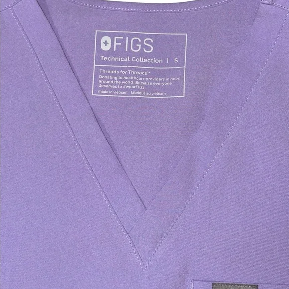 Figs Lavender Dew Catarina One-Pocket Scrub Top (Small) - Picture 3 of 6